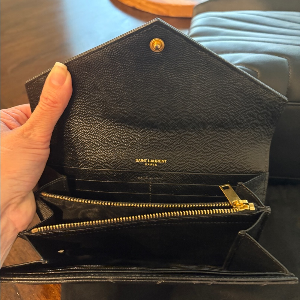 Saint Laurent Black and Gold Quilted Shoulder Bag - Picture 6 of 9